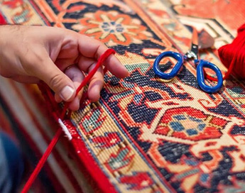 خدمات تخصصی و حرفه ای رفوی فرش در قالیشویی فریدون کنار